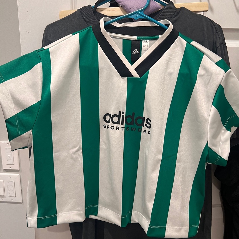 Adidas cropped jersey
